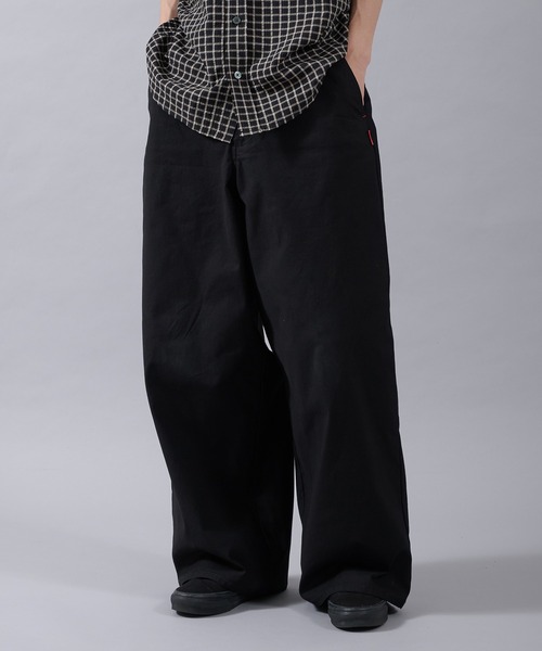 Perushu(ペルーシュ)の「WIDE STRAIGHT STUDS WORK PANTS/ワイドストレートスタッズワークパンツ(その他パンツ・メンズ・ブラック/ネイビー/ブラウン・MEDIUM/LARGE/SMALL)」の1枚目の写真