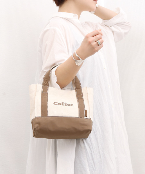 cache cache（カシュ カシュ）の「カシュカシュ cachecache / キャンバスロゴシシュウミニトート（トートバッグ・レディース・ブラウン/ブラック/アイボリー・FREE）」の3枚目の写真