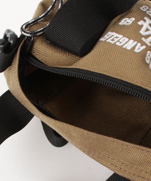 MLB(メジャーリーグベースボール)の「ロサンゼルス・ドジャース - ボストンバッグ【Los Angeles Dodgers MLB SMALL ROLL BAG BEIGE LA-R03】(ボストンバッグ・レディース・ベージュ・ONE SIZE)」の8枚目の写真