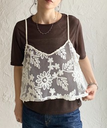 モチーフ 立体感 花」に該当するレディースのトップス（ホワイト/白色