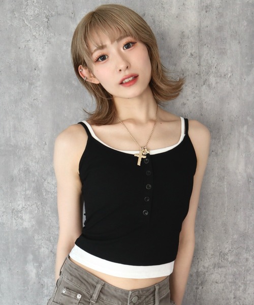 CECIL McBEE(セシルマクビー)の「カップ付きヘンリーネックレイヤードキャミソール(キャミソール・レディース・ブラウン/グレー/ブラック・FREE)」の4枚目の写真