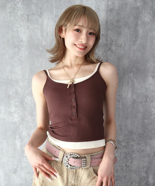 CECIL McBEE(セシルマクビー)の「カップ付きヘンリーネックレイヤードキャミソール(キャミソール・レディース・ブラウン/グレー/ブラック・FREE)」の12枚目の写真