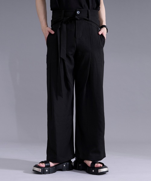 Ellno Loset(エルノロゼット)の「ベルトツキストレートワイドパンツ(スラックス・メンズ・ブラック/オフホワイト・LARGE/SMALL/MEDIUM)」の2枚目の写真