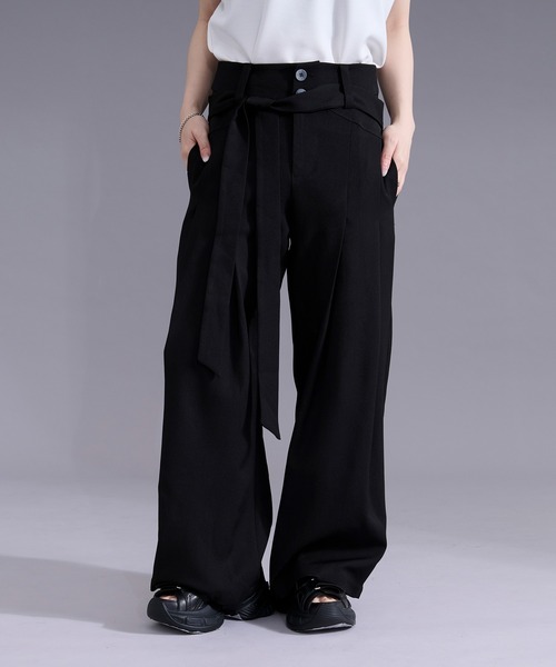Ellno Loset(エルノロゼット)の「ベルトツキストレートワイドパンツ(スラックス・メンズ・ブラック/オフホワイト・LARGE/SMALL/MEDIUM)」の17枚目の写真