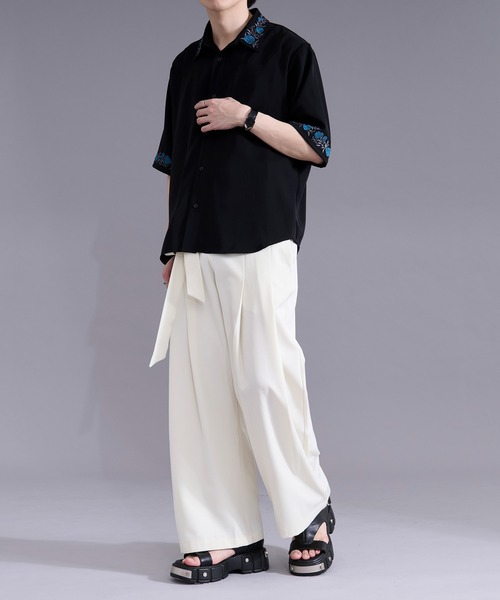 Ellno Loset(エルノロゼット)の「ベルトツキストレートワイドパンツ(スラックス・メンズ・ブラック/オフホワイト・LARGE/SMALL/MEDIUM)」の13枚目の写真