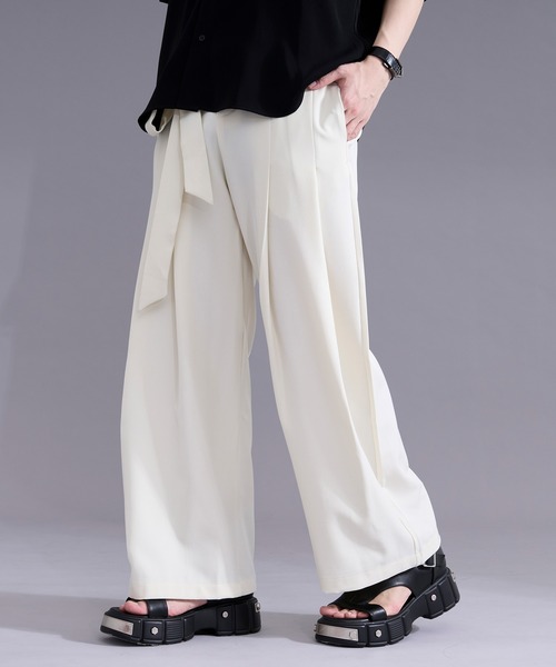 Ellno Loset(エルノロゼット)の「ベルトツキストレートワイドパンツ(スラックス・メンズ・ブラック/オフホワイト・LARGE/SMALL/MEDIUM)」の5枚目の写真