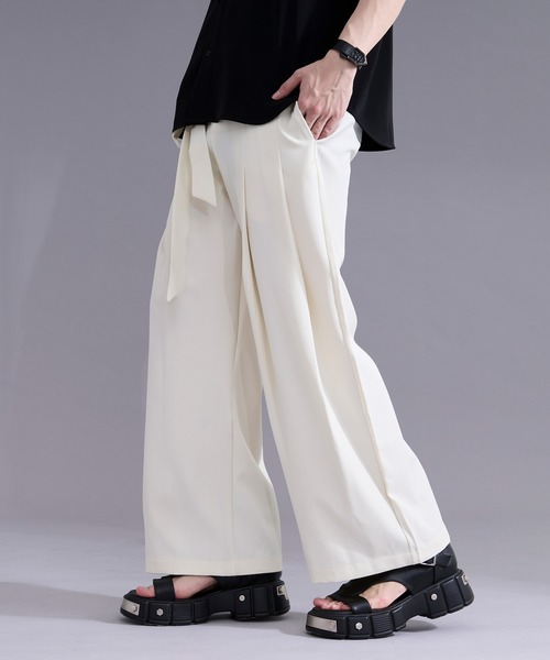 Ellno Loset(エルノロゼット)の「ベルトツキストレートワイドパンツ(スラックス・メンズ・ブラック/オフホワイト・LARGE/SMALL/MEDIUM)」の9枚目の写真