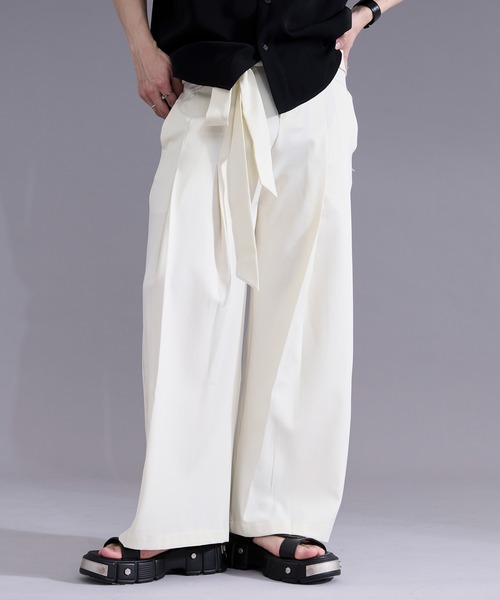 Ellno Loset(エルノロゼット)の「ベルトツキストレートワイドパンツ(スラックス・メンズ・ブラック/オフホワイト・LARGE/SMALL/MEDIUM)」の10枚目の写真