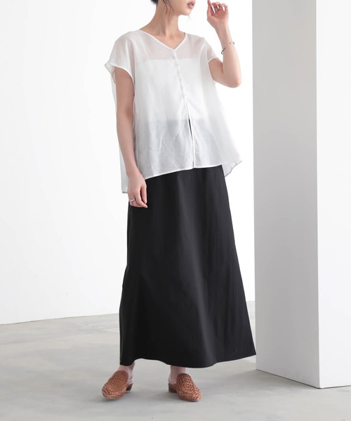 for/c(フォーシー)の「麻混シアーカーデシャツ【サスティナブル】(シャツ/ブラウス・レディース・オフホワイト/ネイビー・L/M)」の17枚目の写真