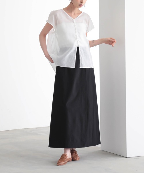 for/c(フォーシー)の「麻混シアーカーデシャツ【サスティナブル】(シャツ/ブラウス・レディース・オフホワイト/ネイビー・L/M)」の19枚目の写真