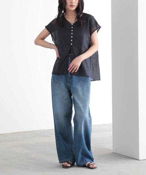 for/c(フォーシー)の「麻混シアーカーデシャツ【サスティナブル】(シャツ/ブラウス・レディース・オフホワイト/ネイビー・L/M)」の7枚目の写真