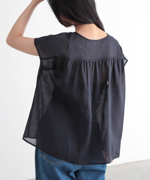 for/c(フォーシー)の「麻混シアーカーデシャツ【サスティナブル】(シャツ/ブラウス・レディース・オフホワイト/ネイビー・L/M)」の13枚目の写真
