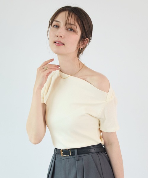 Futier land(フューティアランド)の「ワンショル風オフショルトップス(Tシャツ/カットソー・レディース・ブラック/ミント/モカ/ホワイト・FREE)」の6枚目の写真