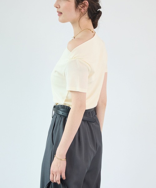 Futier land(フューティアランド)の「ワンショル風オフショルトップス(Tシャツ/カットソー・レディース・ブラック/ミント/モカ/ホワイト・FREE)」の7枚目の写真