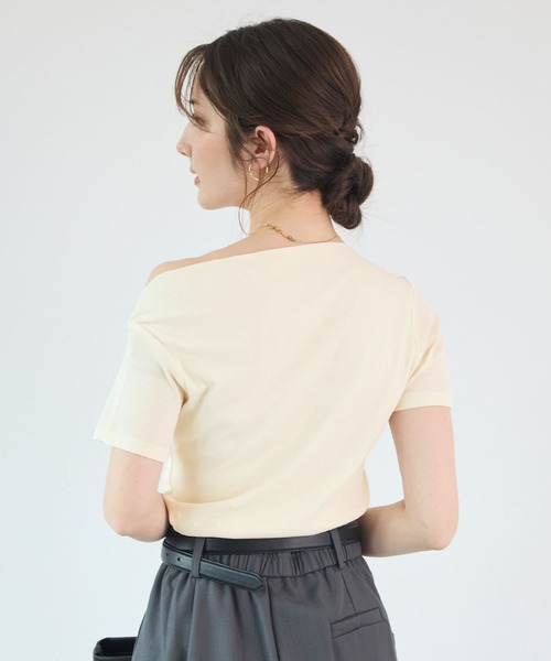 Futier land(フューティアランド)の「ワンショル風オフショルトップス(Tシャツ/カットソー・レディース・ブラック/ミント/モカ/ホワイト・FREE)」の8枚目の写真