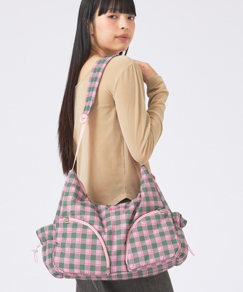 Casselini(キャセリーニ)の「【Casselini/キャセリーニ】ラウンドBIGショルダー/チェック柄/ショルダーバッグ/バッグ【WEB限定】(ショルダーバッグ・レディース・ブルー/ピンク/チャコールグレー・フリー)」の3枚目の写真