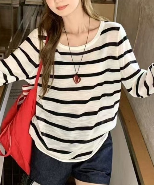 Achic(アシック)の「冷房・日差し対策ボーダー薄手ロングスリーブトップス(Tシャツ/カットソー・レディース・ネイビー/ブラック・M)」の19枚目の写真