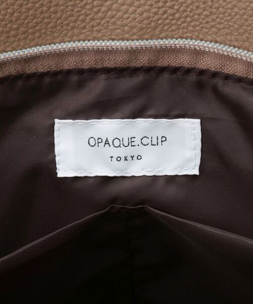 OPAQUE.CLIP(オペークドットクリップ)の「【軽量/A4対応/通勤対応】シュリンク合皮トートバッグ《肩掛け可》(トートバッグ・レディース・ブラック/ライトグレー/ブラウン系・00)」の5枚目の写真