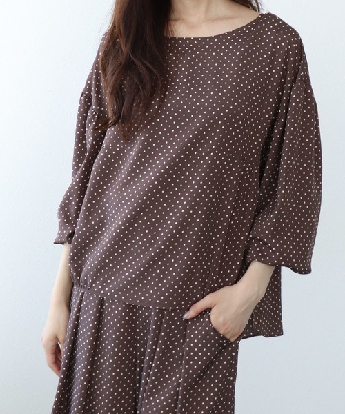 Jines（ジネス）の「ドット柄袖ギャザーブラウス（シャツ/ブラウス・レディース・ラベンダー/モカ/ブラック・38）」の4枚目の写真