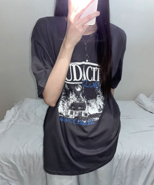 VIVID LADY(ビビッドレディー)の「モノクロフォトプリント 半袖Tシャツ(Tシャツ/カットソー・レディース・ブラック/チャコールグレー/ネイビー・FREE)」の6枚目の写真