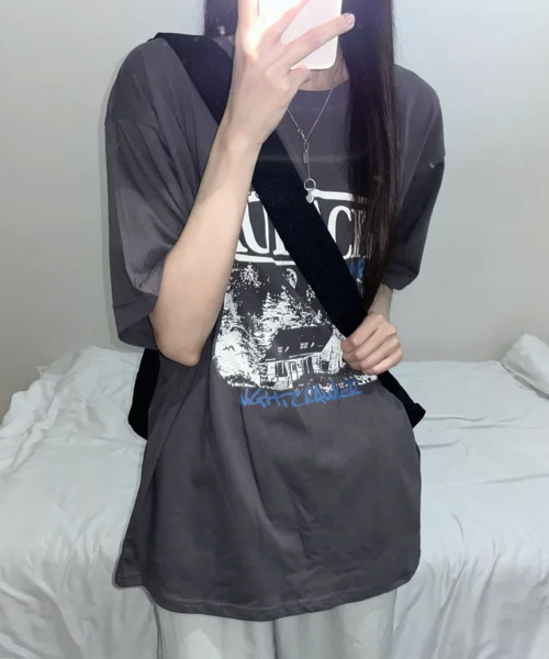 VIVID LADY(ビビッドレディー)の「モノクロフォトプリント 半袖Tシャツ(Tシャツ/カットソー・レディース・ブラック/チャコールグレー/ネイビー・FREE)」の7枚目の写真