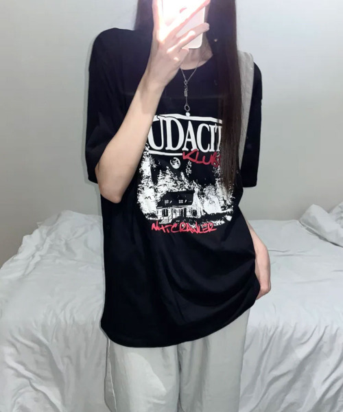 VIVID LADY(ビビッドレディー)の「モノクロフォトプリント 半袖Tシャツ(Tシャツ/カットソー・レディース・ブラック/チャコールグレー/ネイビー・FREE)」の13枚目の写真