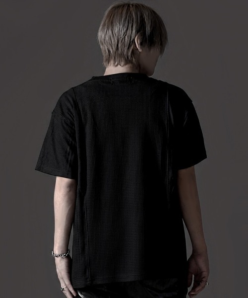 RUDOL(ルドル)の「『RUDOL/ルドル』クロスボタン切り替えデザインヘンリーネックカットソー(Tシャツ/カットソー・メンズ・ブラック/ホワイト・L/XL/M)」の9枚目の写真