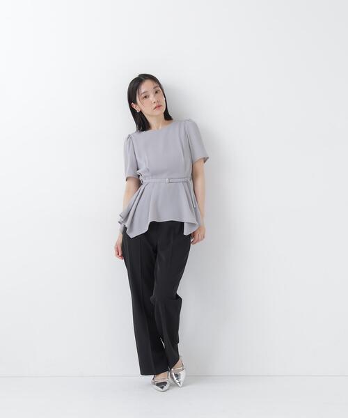 NATURAL BEAUTY BASIC(ナチュラルビューティーベーシック)の「イレヘムペプラムブラウス(シャツ/ブラウス・レディース・オフホワイト/グレー/ピンク・フリ-)」の5枚目の写真