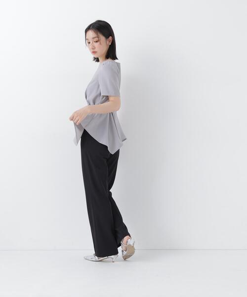 NATURAL BEAUTY BASIC(ナチュラルビューティーベーシック)の「イレヘムペプラムブラウス(シャツ/ブラウス・レディース・オフホワイト/グレー/ピンク・フリ-)」の11枚目の写真