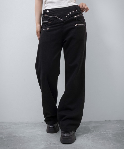 FOLLOWIN(フォロウィン)の「アイレットウエスト マルチジップストレートパンツ(デニムパンツ・レディース・ブラック・SMALL/MEDIUM)」の1枚目の写真