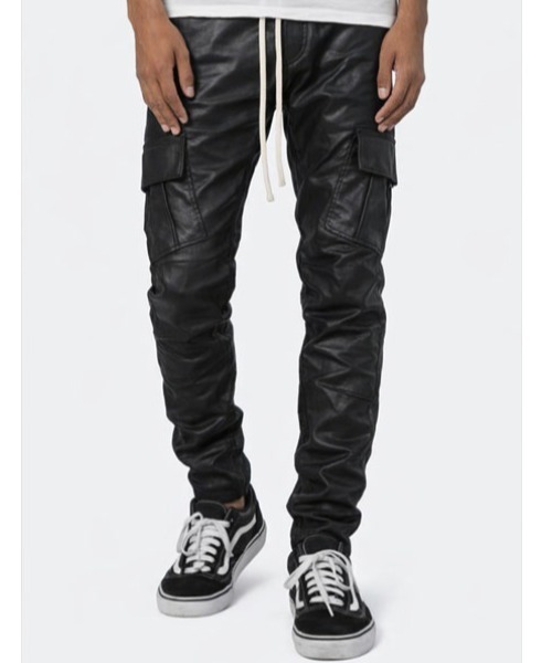 mnml(ミニマル)の「mnml/ミニマル/CARGO DRAWCORD PANTS WAXED(カーゴパンツ・メンズ・ブラック・S/XL/XS/M/L)」の1枚目の写真