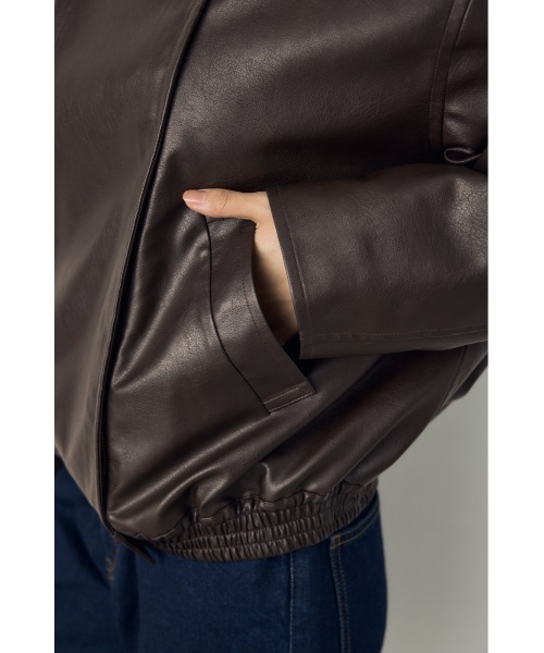 AZUL by moussy(アズールバイマウジー)の「【VERY10月号掲載】【不動の人気アウターがついに予約開始】フェイクレザースタンド中綿キルティングブルゾン 秋服 冬服(ブルゾン・レディース・ブラック/ダークブラウン・SMALL/MEDIUM)」の7枚目の写真