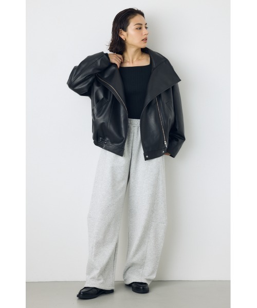 AZUL by moussy(アズールバイマウジー)の「【VERY10月号掲載】【不動の人気アウターがついに予約開始】フェイクレザースタンド中綿キルティングブルゾン 秋服 冬服(ブルゾン・レディース・ブラック/ダークブラウン・SMALL/MEDIUM)」の13枚目の写真