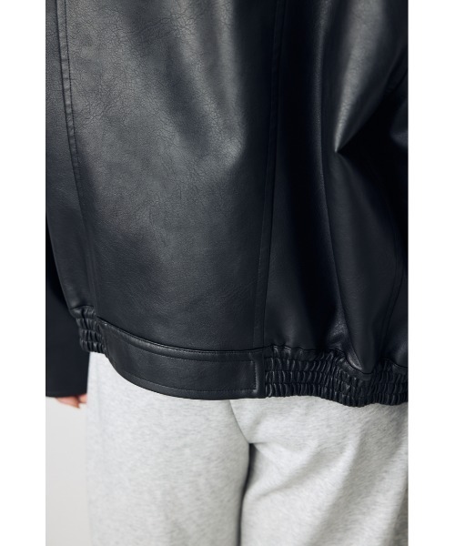 AZUL by moussy(アズールバイマウジー)の「【VERY10月号掲載】【不動の人気アウターがついに予約開始】フェイクレザースタンド中綿キルティングブルゾン 秋服 冬服(ブルゾン・レディース・ブラック/ダークブラウン・SMALL/MEDIUM)」の15枚目の写真