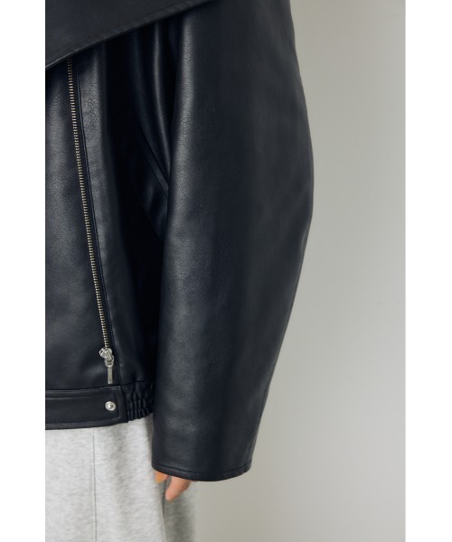 AZUL by moussy(アズールバイマウジー)の「【VERY10月号掲載】【不動の人気アウターがついに予約開始】フェイクレザースタンド中綿キルティングブルゾン 秋服 冬服(ブルゾン・レディース・ブラック/ダークブラウン・SMALL/MEDIUM)」の17枚目の写真
