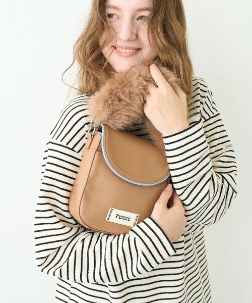 CIAOPANIC TYPY（チャオパニックティピー）の「:【TYNNE.】2WAYファーハンドルラウンドバッグ（ショルダーバッグ・レディース・ブラック/カーキ/キャメル・ONE SIZE）」の3枚目の写真