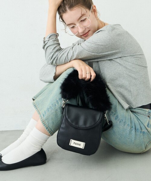 CIAOPANIC TYPY（チャオパニックティピー）の「:【TYNNE.】2WAYファーハンドルラウンドバッグ（ショルダーバッグ・レディース・ブラック/カーキ/キャメル・ONE SIZE）」の7枚目の写真