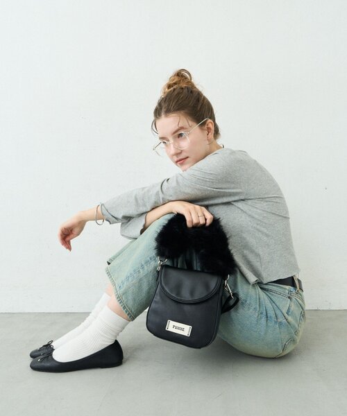CIAOPANIC TYPY（チャオパニックティピー）の「:【TYNNE.】2WAYファーハンドルラウンドバッグ（ショルダーバッグ・レディース・ブラック/カーキ/キャメル・ONE SIZE）」の15枚目の写真