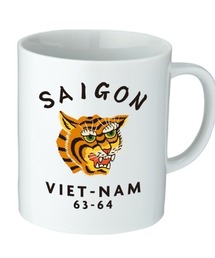 NYLAUS（ナイラス）の「Ol' Basics（オール・ベーシックス） マグカップ 虎 タイガー SAIGON ロゴ 昇華転写プリント 310ml 陶器 アメカジ ギフト（グラス/マグカップ/タンブラー）」