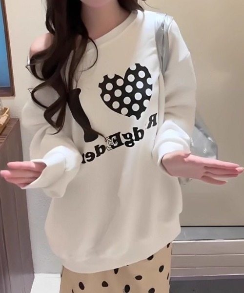 SHERU(シェル)の「ワンショルグラフィックルーズスウェット 星柄 ハート柄(スウェット・レディース・グレー/ホワイト/グレー系その他・M)」の18枚目の写真