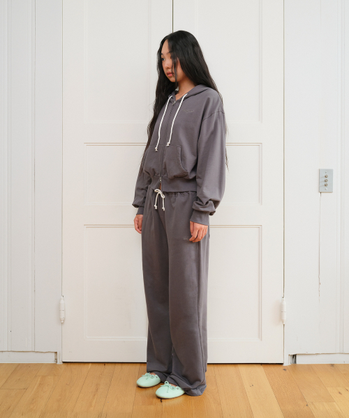 AMESWORLDWIDE（アメスワールドワイド）の「CLASSIC EASY SWEATPANTS CHARCOAL（スウェットパンツ・レディース・その他・SMALL/MEDIUM/FREE）」の4枚目の写真