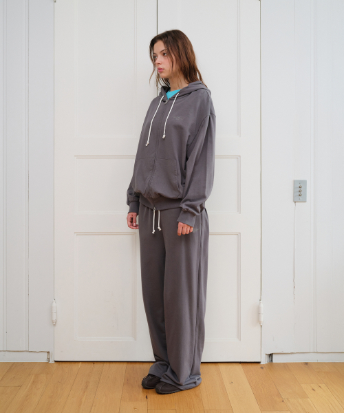 AMESWORLDWIDE（アメスワールドワイド）の「CLASSIC EASY SWEATPANTS CHARCOAL（スウェットパンツ・レディース・その他・SMALL/MEDIUM/FREE）」の5枚目の写真