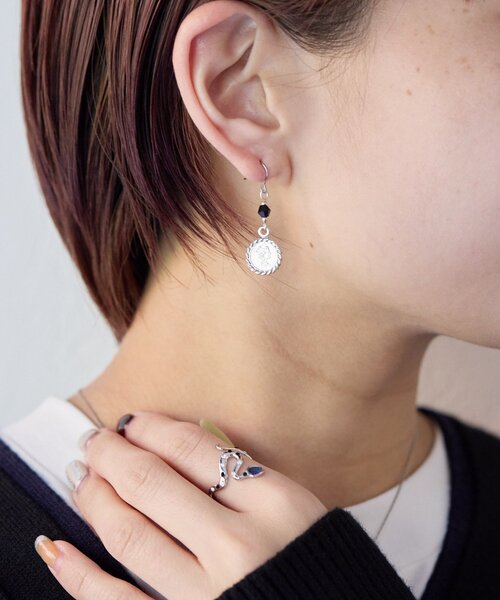 ear PAPILLONNER(イアパピヨネ)の「コインチャームピアス《日本製》(ピアス(両耳用)・レディース・ゴールド/シルバー・FREE)」の8枚目の写真