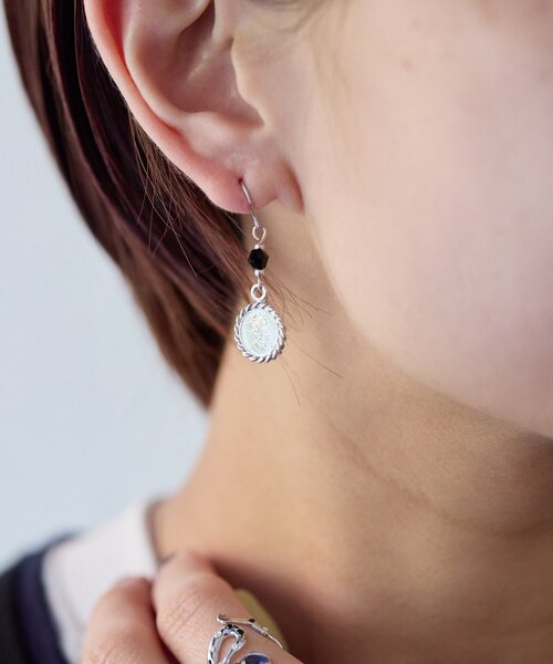 ear PAPILLONNER(イアパピヨネ)の「コインチャームピアス《日本製》(ピアス(両耳用)・レディース・ゴールド/シルバー・FREE)」の7枚目の写真