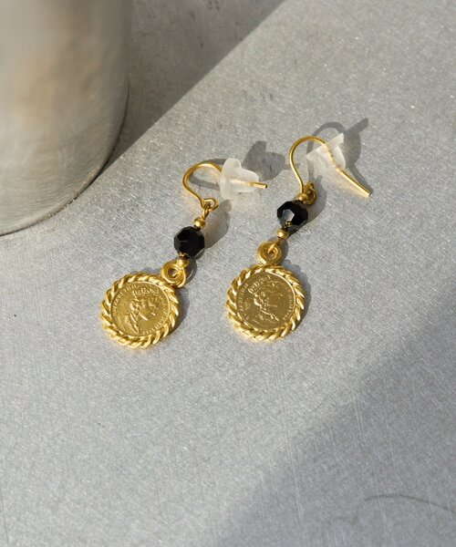ear PAPILLONNER(イアパピヨネ)の「コインチャームピアス《日本製》(ピアス(両耳用)・レディース・ゴールド/シルバー・FREE)」の6枚目の写真