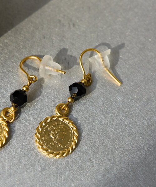 ear PAPILLONNER(イアパピヨネ)の「コインチャームピアス《日本製》(ピアス(両耳用)・レディース・ゴールド/シルバー・FREE)」の4枚目の写真