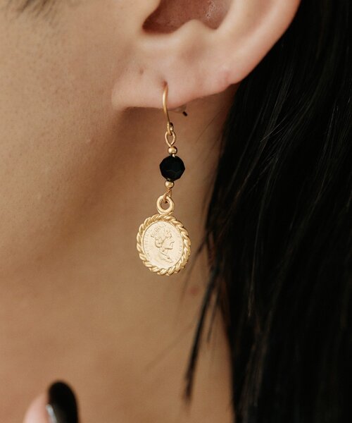 ear PAPILLONNER(イアパピヨネ)の「コインチャームピアス《日本製》(ピアス(両耳用)・レディース・ゴールド/シルバー・FREE)」の10枚目の写真