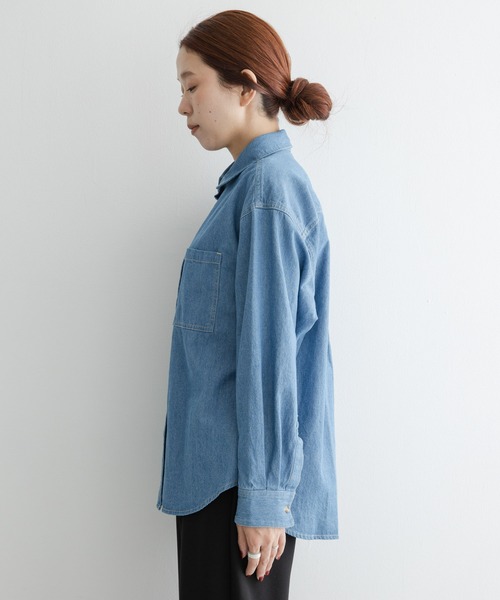 URBAN RESEARCH Sonny Label(アーバンリサーチサニーレーベル)の「デニムシャツ(シャツ/ブラウス・レディース・ライトインディゴブルー/インディゴブルー・FREE)」の19枚目の写真