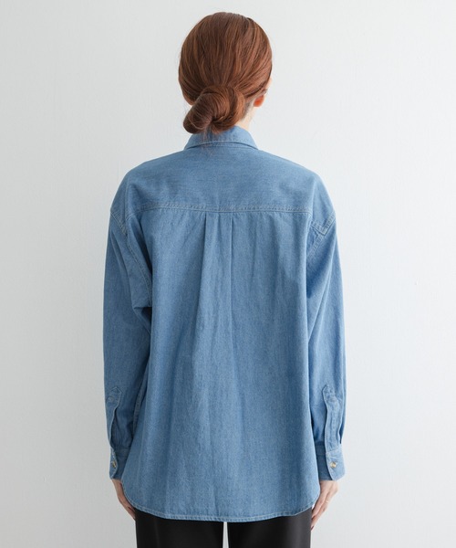 URBAN RESEARCH Sonny Label(アーバンリサーチサニーレーベル)の「デニムシャツ(シャツ/ブラウス・レディース・ライトインディゴブルー/インディゴブルー・FREE)」の20枚目の写真