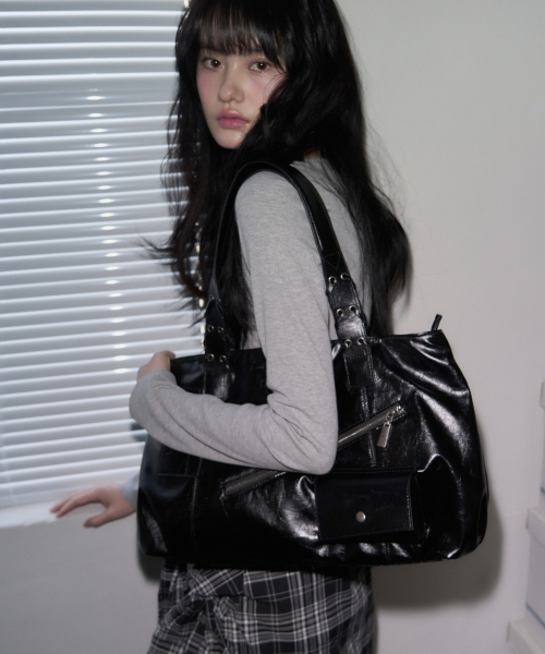 LEATHERY（レザリー）の「ミュートボックスレザーショルダーバッグ[ブラック]（ショルダーバッグ・レディース・その他・FREE）」の2枚目の写真